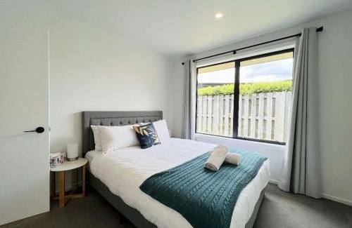 Lake Hayes Apartment | Cosy 4 Bedroom Home