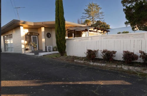Manurewa House | Cosy Family Home- Manurewa