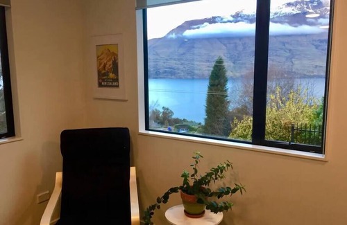 Fernhill Apartment | Cosy Lake View Apartment