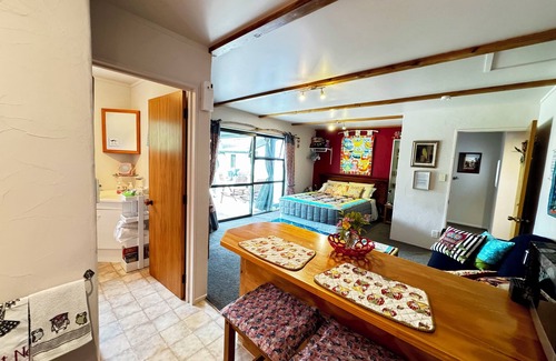 Linkwater Apartment | Cosy, self contained boutique studio.
