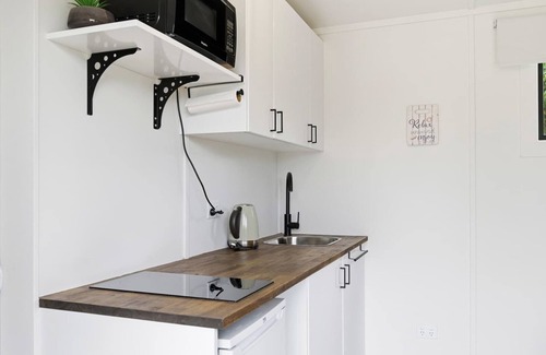 Rotorua Cabin | Country Cabin - Farm Stay for Two, Hamurana
