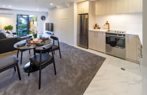 Christchurch House | Cozy 2-Bed: Near City Biking and Trails
