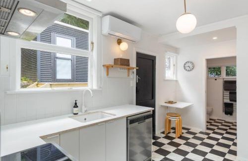 Thorndon House | Cozy and Modernized Historic 2BR Home