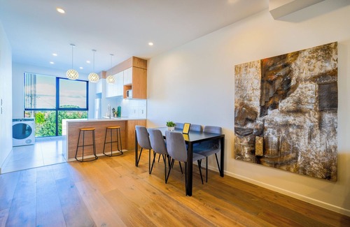 Belmont House | Cozy Brand New 2 Bedrooms Close to Takapuna Beach