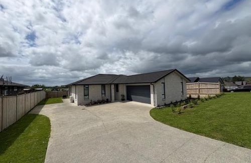 Pokeno House | Cozy Crescent