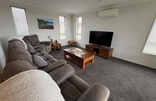 Pokeno House | Cozy Crescent