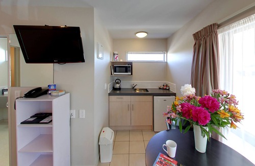 Saint Albans Hotel | Cranford Oak Motel