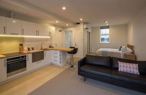 Dunedin City Centre Apartment | Cumberland Street deluxe apartment No3