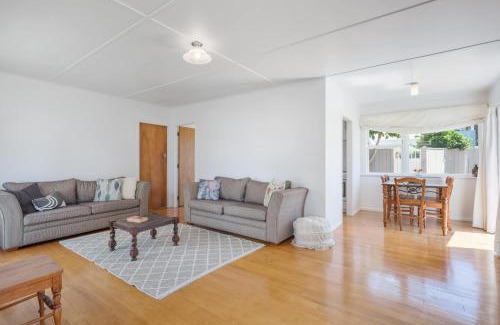 Mount Maunganui House | Downtown Cosy Cottage