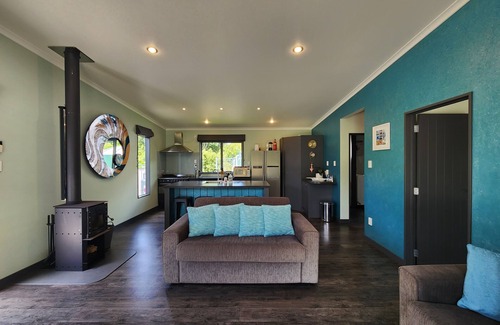 Hahei House | Dulop - private, modern and comfortable, great indoor/outdoor flow