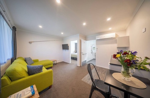 Te Anau House | Dusky Fishing Unit - Te Anau Holiday Home