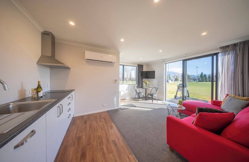 Te Anau House | Dusky Rugby Unit - Te Anau Holiday Home
