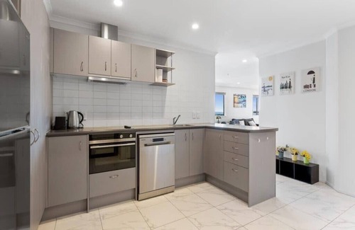 Eden Terrace Apartment | Eden Terrace 2 Bedroom Free Parking I Zodiak Stays