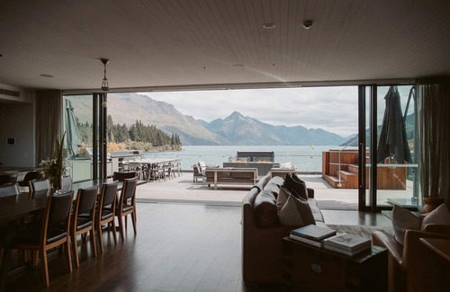 Queenstown City Centre Cabin | Eichardt's Private Hotel