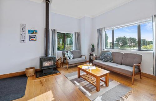 Bell Block House | Ekhaya - New Plymouth Holiday Home