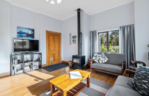 Bell Block House | Ekhaya - New Plymouth Holiday Home