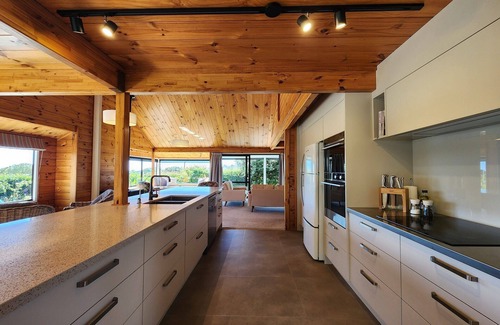 Hahei House | Emmerdale Escape Hahei - spacious, comfortable, family friendly home