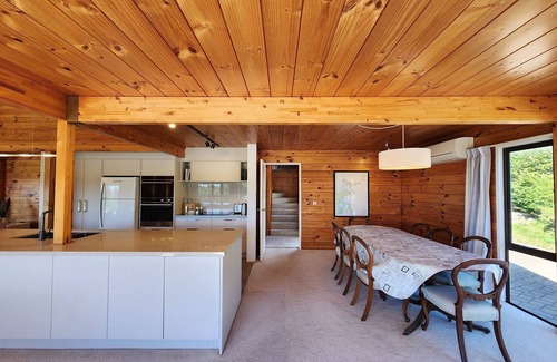 Hahei House | Emmerdale Escape Hahei - spacious, comfortable, family friendly home