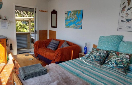 Endeavour Inlet House | Endeavour View Eco Cabin