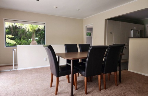 Birkenhead House | Entire Upper-Floor: Spacious 140m2