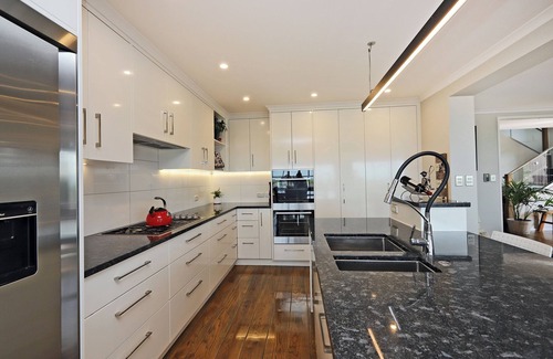Westshore House | Executive Home By the Sea 4 or 5 Bedrooms in Westshore Napier