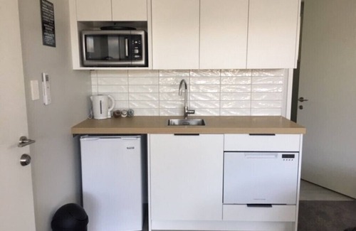 Mount Maunganui Apartment | Executive Studio Retreat – 400m to the Beach