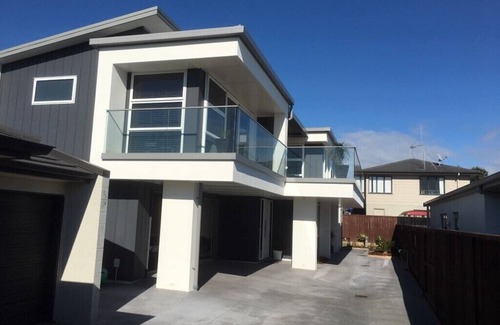 Mount Maunganui Apartment | Executive Studio Retreat – 400m to the Beach