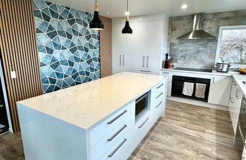Nukuhau House | Fabulous 2-bedroom house in peaceful Taupō with views