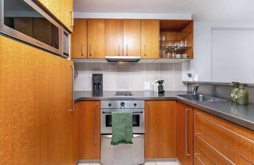 Auckland Central Business District Apartment | Fabulous City Apartment with Stunning Ocean Views
