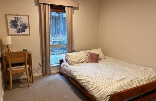 Christchurch House | Family Friendly 4 Bedroom Home With Panoramic Views