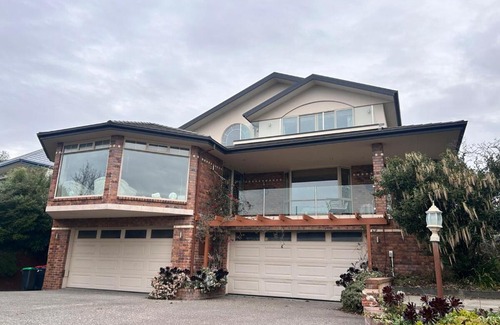 Christchurch House | Family Friendly 4 Bedroom Home With Panoramic Views