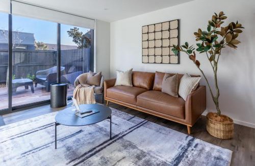 Christchurch Apartment | Family Friendly Home near Fitzgerald Ave & Garage