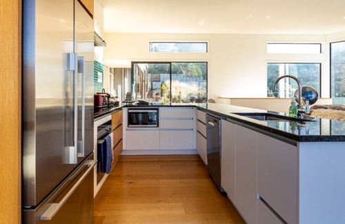Queenstown House | Family Home with a View