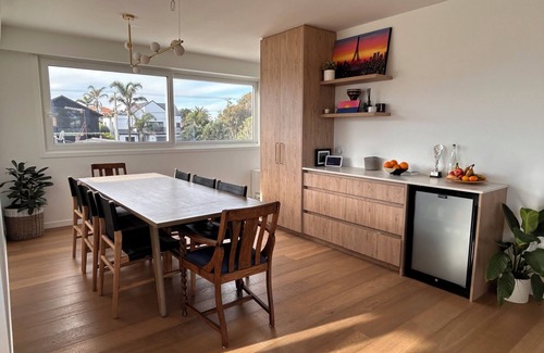 Mount Maunganui House | Family Paradise - 2 dwellings, Golf course views and beach across the road.