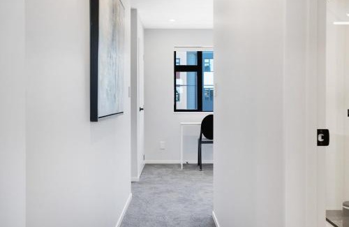 Auckland House | Fantastic Favona Style and Luxury 3 BR and 2 Bath
