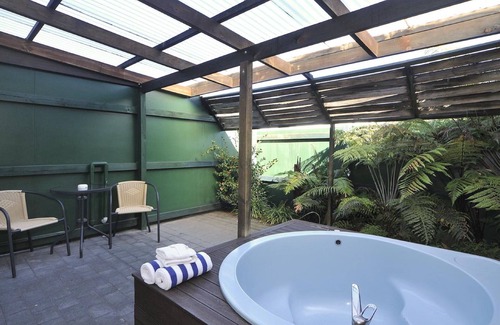 Fenton Street Hotel | Fenton Court Motel
