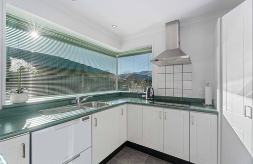 Lowburn House | Fenwick - Cromwell Holiday Home