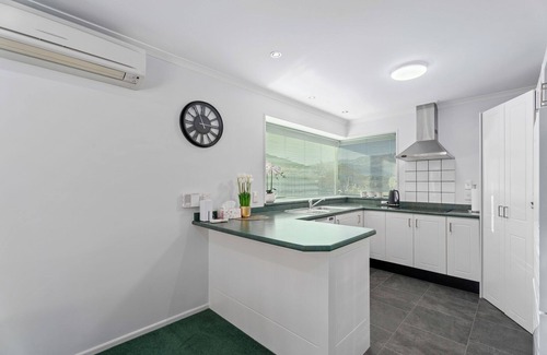 Lowburn House | Fenwick - Cromwell Holiday Home