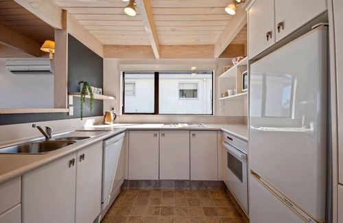 Taupo Cottage | Fenworth - Taupo Holiday Home