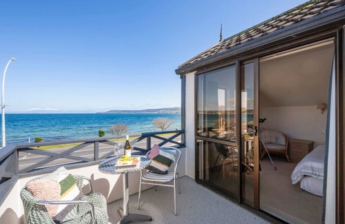 Taupo Cottage | Fenworth - Taupo Holiday Home