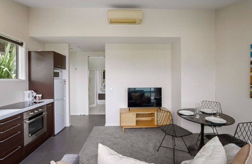 Fernhill Apartment | Fernhill Falls Retreat - Central Queenstown Unit