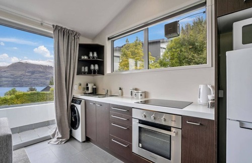 Fernhill Apartment | Fernhill Falls Retreat - Central Queenstown Unit