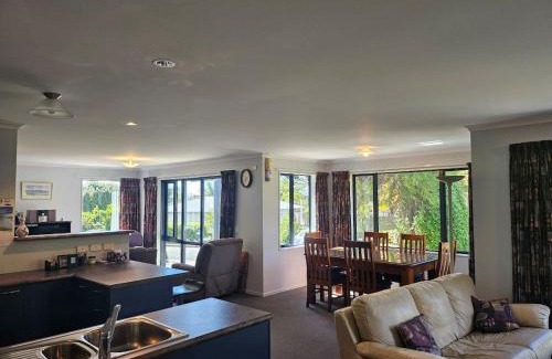 Pohara House | Fisherman's Friend - a spacious family beach home