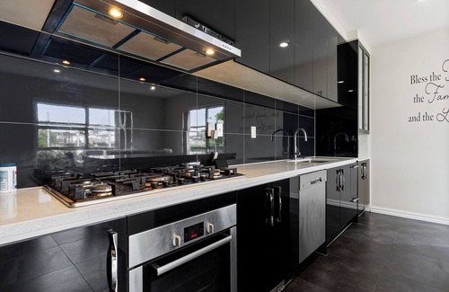 Flat Bush Cottage | Flat Bush Villa - Auckland Holiday Home