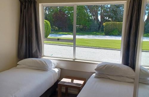Ward Hotel | Flaxbourne Motels