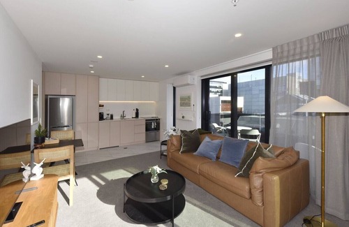 Christchurch City Centre Apartment | Free Carpark & Stylish City Apartment Near Te Kaha
