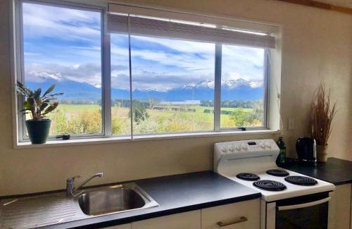 Manapouri House | Freestone House