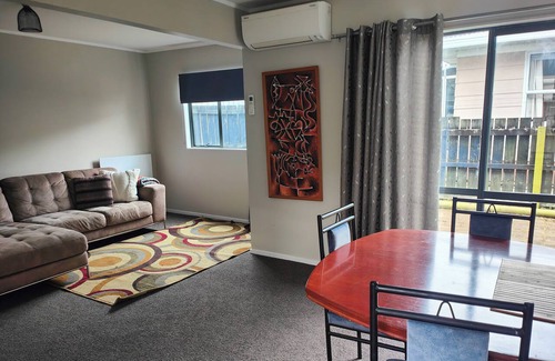 Frankton Apartment | Fresh, Cosy & Handy to CBD, Lake, Waikato Hospital, Gym and Dinsdale Shops