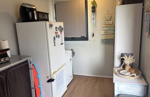 Waiotahi Cabin | Fully Fenced Family Bach - 3 Pods - Dog Friendly - Waiotahe