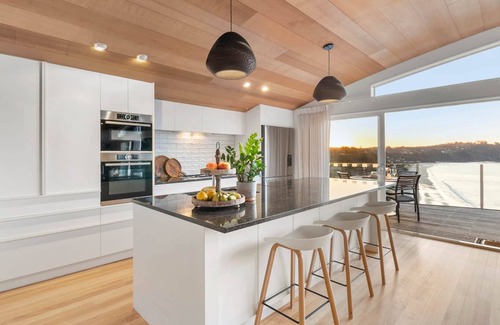 Onetangi House | GARRATT VIEW | Coast & Country | WINTER DEAL